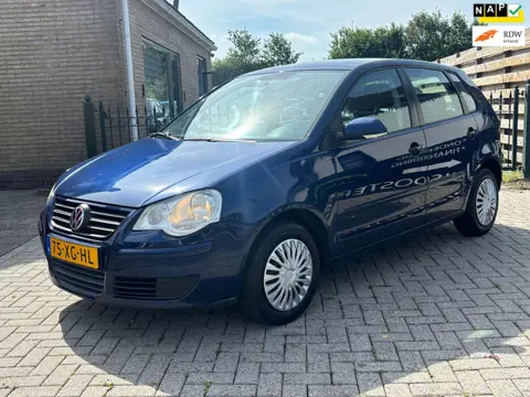 Volkswagen Polo 1.2 Optive 5drs | airco | navi | trekhaak| lange apk keuring | rijd super !