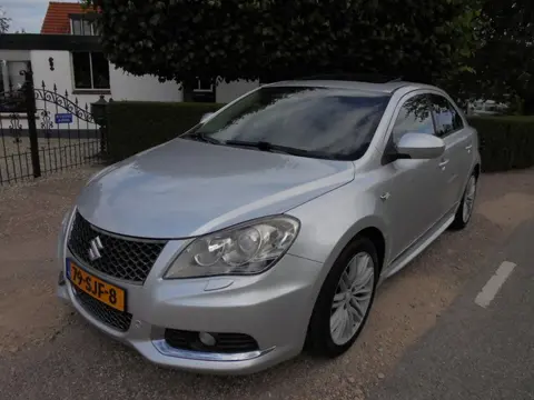 Suzuki Kizashi 2.4 Sport Automaat 4WD **NL-AUTO**4x4**AUTOMAAT**APK 6-2026**