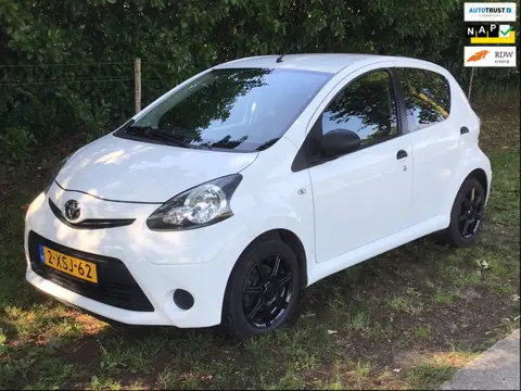 Toyota Aygo 1.0 VVT-i Now, zeer mooie staat, met NAP