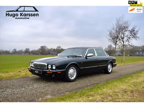 Daimler Eight 4.0 V8 LWB Emerald Green