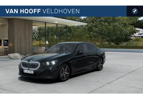 BMW i5 eDrive40 M Sport / Trekhaak / Panoramadak / Comfort Access / Stoelventilatie / Adaptieve LED 