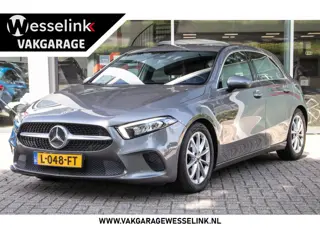 Mercedes-Benz A-Klasse 200 Premium Plus Automaat - Navi | Camera | Stoelverwarming | Sfeerverlichtin