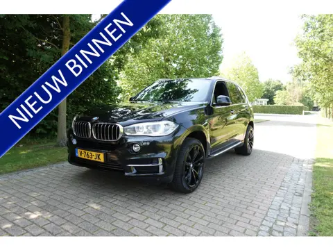 BMW X5 xDrive30d *GRIJS KENTEKEN * | Harman Kardon | Trekhaak | Adaptive Cruise | Stoelverwarming | 