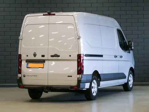 Renault Master E-Tech T35 L2H2 Extra long range 87 kWh 2X SCHUIFDEUR | TREKHAAK | CAMERA | NAVIGATIE