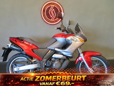 Aprilia PEGASO 650 I.E ZEER FRAAI! TOP CASE (bj 2001)