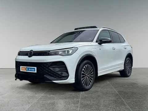 Volkswagen Tiguan 1.5 272pk eHybrid R-Line Edition R-Line | Trekhaak | Head-Up Display