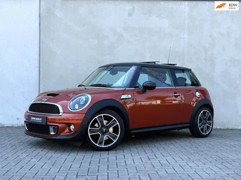MINI 3-Deurs 1.6 Cooper S Chili Xenon Pano 17inch