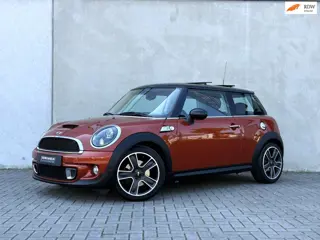 MINI 3-Deurs 1.6 Cooper S Chili Xenon Pano 17inch