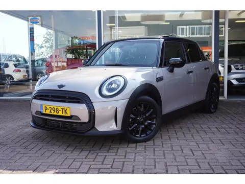 Mini 5-Deurs 1.5 Cooper Business Edition Automaat | Airco | Navigatie | PDC | Vol opties | Inruil mo