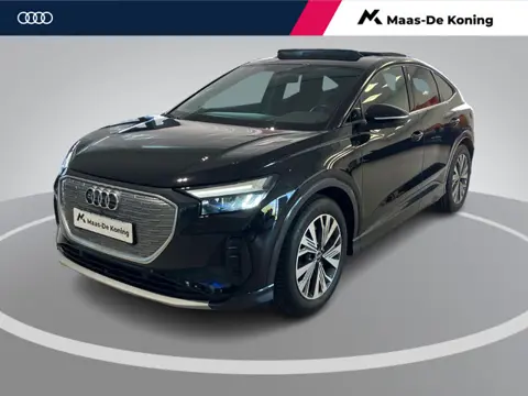 Audi Q4 Sportback e-tron 40 Advanced 204pk 82 kWh · Panoramadak · Trekhaak · Stoelverwarming · Apple