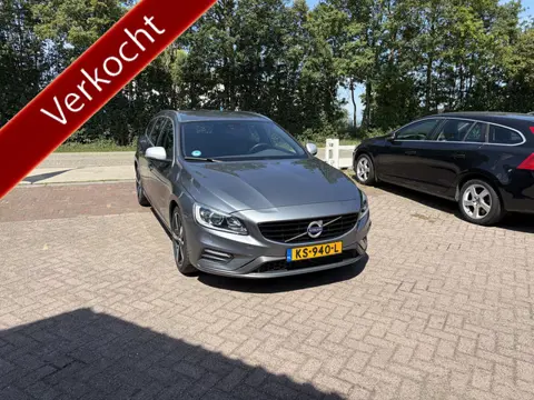 Volvo V60 1.5 T3 R-Design TREKHAAK STOELVERWARMING