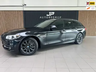 BMW 5-serie Touring 530xd M Sport Edition High Executive AUTOMAAT|PANO|LEDER|TREKHAAK|CAMERA|18 INCH
