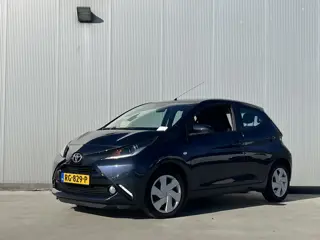 Toyota Aygo 1.0 VVT-i x-play | Achteruitrij camera