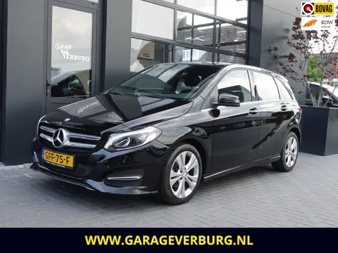 Mercedes-Benz B-klasse 180 Prestige (Achteruitrijcamera,Cruise,PDC,Stoelverwarming,1/2 Leer)