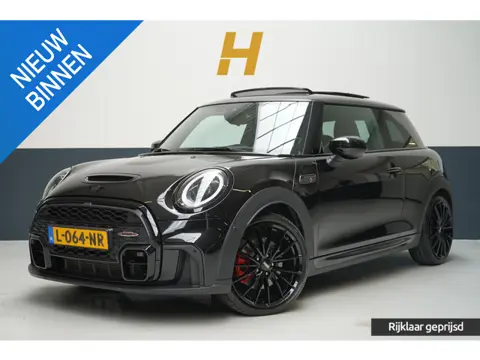 Mini John Cooper Works 2.0 S | Panoramadak | Carplay | Head-Up | H/K Sound | Black pack | Stoelverwa