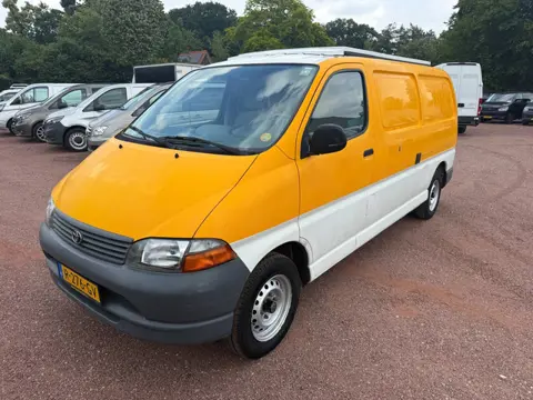 Toyota HIACE 2.5 D4-D 90 LANG Complete en Betrouwbare Camper