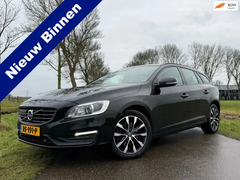 Volvo V60 2.0 D4 Summum Automaat | Leder | BLIS | Navi | Stoelverwarming | Trekhaak | 17" Velgen | C