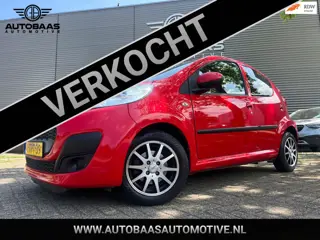 Peugeot 107 1.0-12V XS 5drs AUTOMAAT**APK t/m 03-2027** AIRCO+NAVIGATIE+LICHTMETALEN VELGEN+PRIVACY 