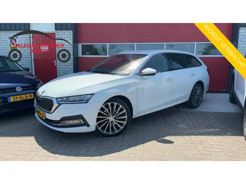 Skoda Octavia Combi 1.4 TSI iV PHEV Business Edition Plus SOH 93% / FULL LED / STOELVERW / STUURVERW