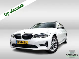 BMW 3 Serie Touring 320i Business Edition 1e-Eig. & Dealer-Onderh. BOVAG-Garantie. NL-Auto.