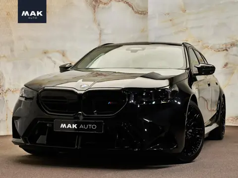 BMW M5 Touring V8 M Hybrid , pano, Ultimate Package, carbon extr., B&W, ceramic, 21'', stl.ventilati