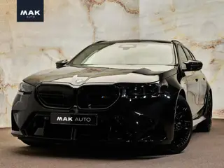 BMW M5 Touring V8 M Hybrid , pano, Ultimate Package, carbon extr., B&W, ceramic, 21'', stl.ventilati