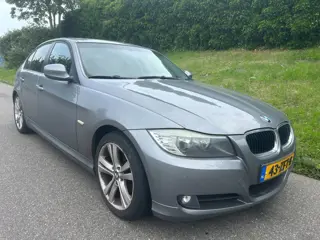 BMW 3-serie 318i LEES BESCHRIJVING