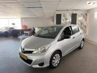 Toyota Yaris 1.0 VVT-i Comfort Apk Nieuw,Dealer-onderhouden,Airco,Carplay,N.A.P,5Deurs,Topstaat!!