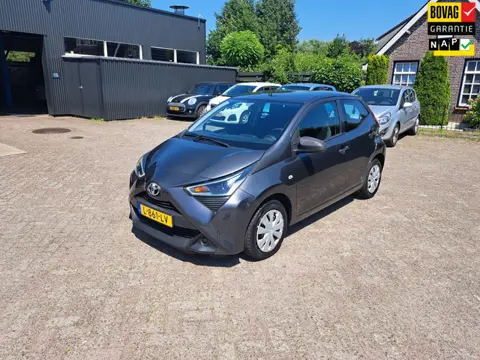 Toyota Aygo 1.0 VVT-i x-fun