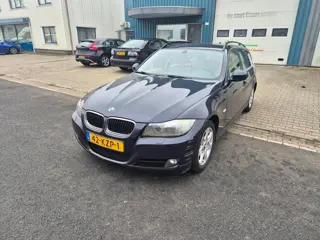 BMW 3-serie Touring 320i Business Line 6bak Leer Navi Nap