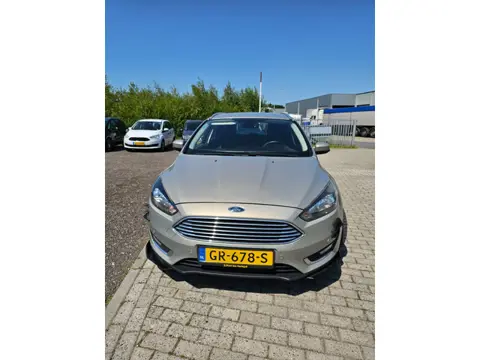 Ford Focus Wagon 1.5 TDCI Titanium Edition Automaat schokt