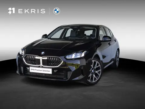 BMW 1 Serie 120 | Premium Pack | 18 inch | Comfort Access | Achteruitrijcamera | Sportstoelen | Stoe