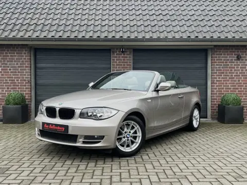 BMW 1-SERIE 118I Cabriolet High Exe Navi Cruise Org NL 82dkm! Nieuwstaat.