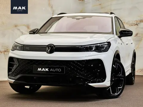Volkswagen Tiguan 1.5 eHybrid R-Line, 20", pano, tr.haak, H/K, massage, ACC, IQ.Light, HUD, Black St