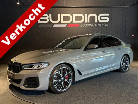 BMW 5 Serie 545e xDrive High Exe M-sport | Schuifdak | Head-up | Driving Assist