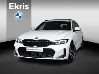 BMW 3 Serie Touring 320e | M Sportpakket | Travel Pack | 19 inch | Glazen panoramadak | HiFi | Sport