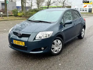 Toyota Auris 1.6-16V Sol Business