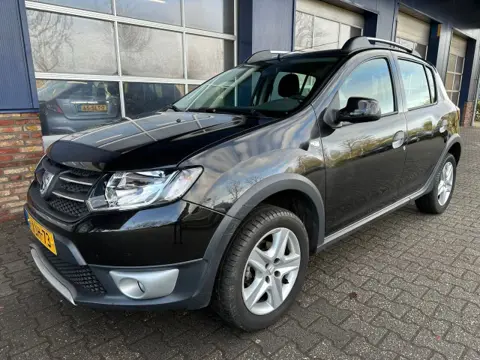 DACIA SANDERO 0.9 TCE Stepway LaurÃ©ate, Trekhaak, Navigatie, 1e Eigenaar auto. Parkeerhulp, ALL IN PRIJS!
