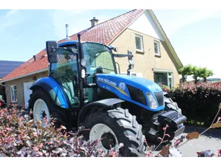 New Holland T5.105 met luchtreminstallatie (bj 2017)