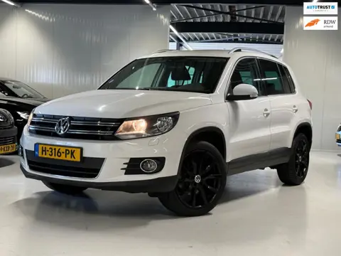 Volkswagen Tiguan 1.4 TSI 150PK Sport&Style Carplay|Trekhaak!
