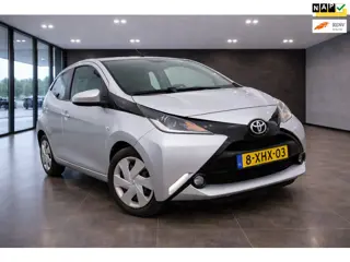 Toyota Aygo 1.0 VVT-i x-play / 5 drs