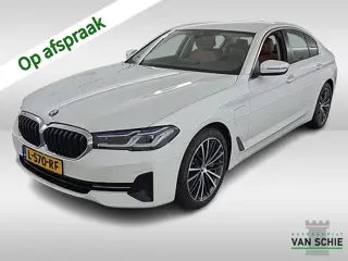 BMW 5 Serie 545e xDrive Business Edition Plus 1e-Eig. & Dealer-Onderh. BOVAG-Garantie. NL-Auto.