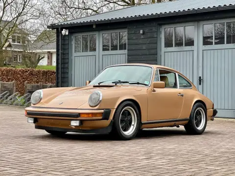PORSCHE 911 2.7 Coupe Gazelle Metallic just arrived! 