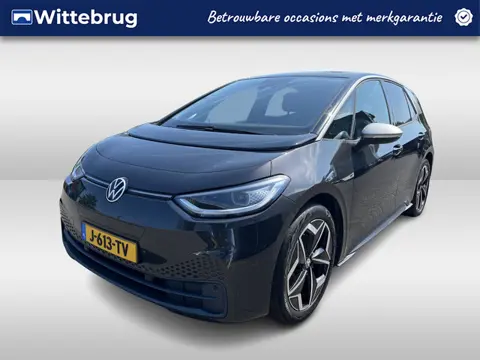 Volkswagen ID.3 First Plus 58 kWh Navigatie / 19"LM velgen / Camera / App-connect / Parkeersensoren 