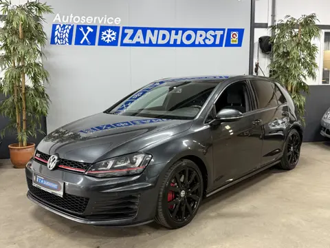 Volkswagen Golf 2.0 TSI GTI Performance // Panodak // carplay // trekhaak