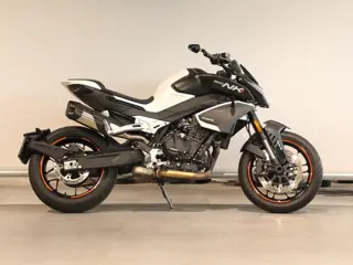 CFMOTO 800 NK (bj 2024)