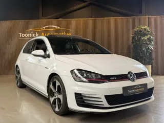 Volkswagen Golf 2.0 TSI GTI panoramadak | navigatie | leer
