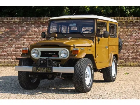 Toyota Land Cruiser BJ40 Hardtop "Olive-653" (Color) In very original and well-preserved condition -