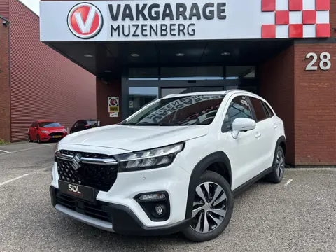 Suzuki S-Cross 1.5 Hybrid Style // FULL LED // PANO/SCHUIFKANTELDAK // HALF-LEDER // NAVI + CARPLAY 