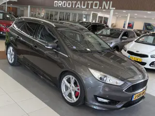 Ford FOCUS Wagon 1.5 Titanium Airco, Cruise Control, Stuurbekrachtiging